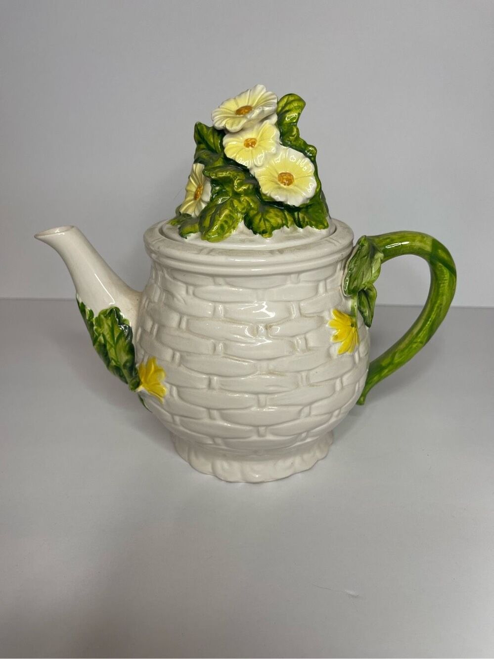 Geo. Z. Lefton 3355 “Rustic Daisy” Weaved Pattern Ceramic Tea Pot 32 oz